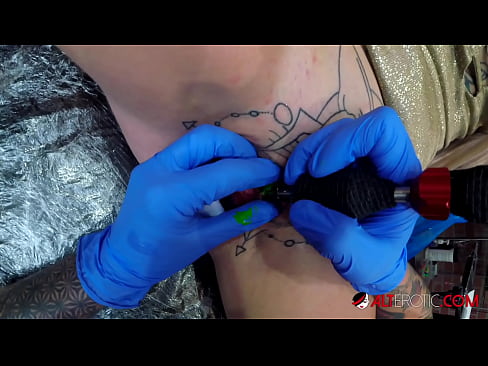 ❤️ Sully Savage-k izugarri tatuatu zuen klitorian tatuaje bat egin zuen ️ Pornografia %eu.com-porn-mz.ruan ❌❤